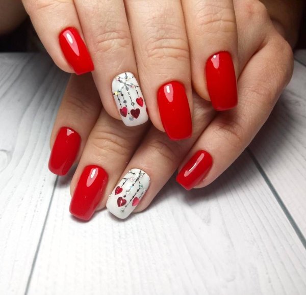 Ногти с сердечками