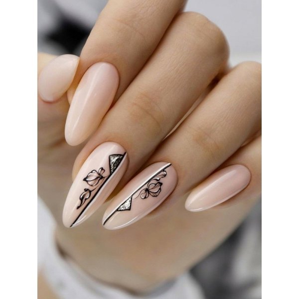 Френч на весну 2022 на миндаль