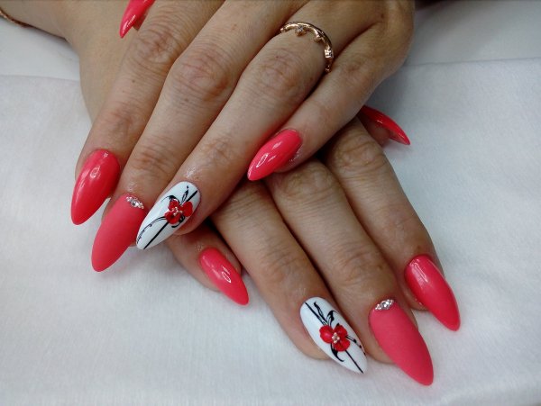 Маникюр Весна миндаль