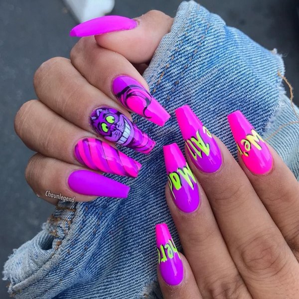 Чркий маникюр надоинные ногти