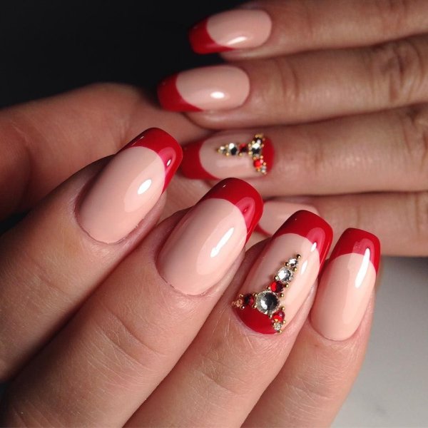Маникюр красный френч