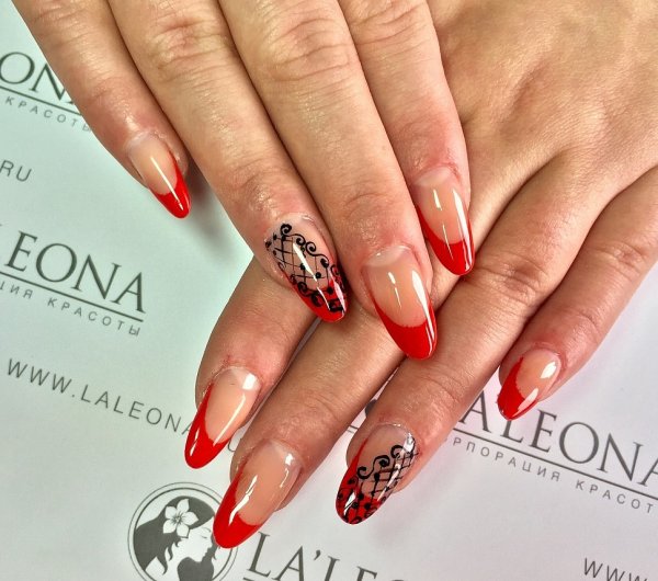 Красный френч миндальной формы