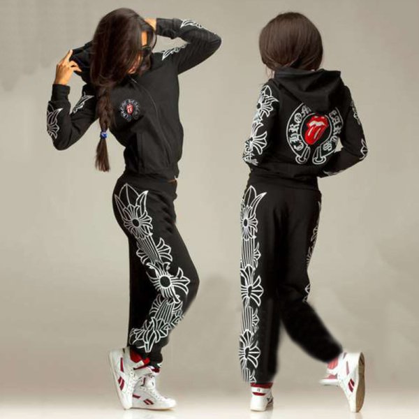 Спортивный костюм женский