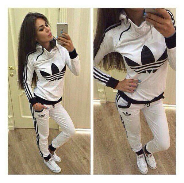 Спортивный костюм с цветочным принтом женский