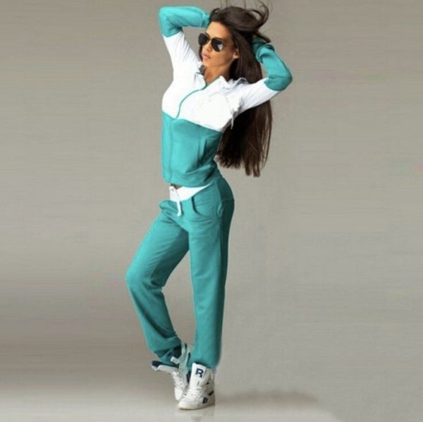 Спортивный костюм