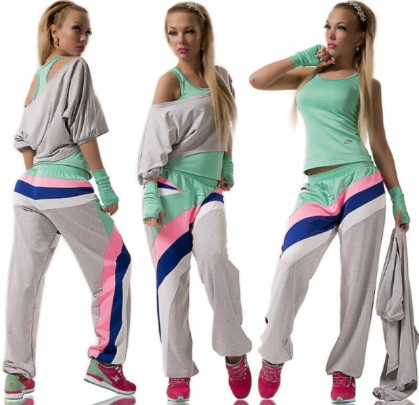 Спортивный костюм женский с крыльями