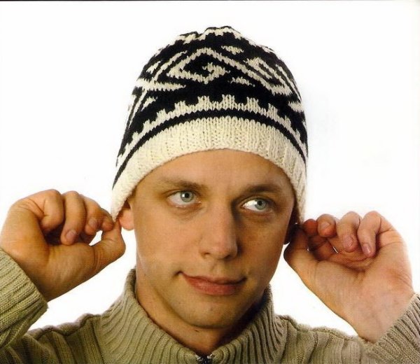 Мужские вязаные шапки с орнаментом