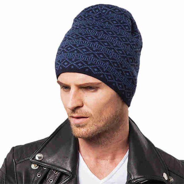 Мужские вязаные шапки 2022