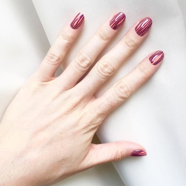 Красивый однотонный маникюр