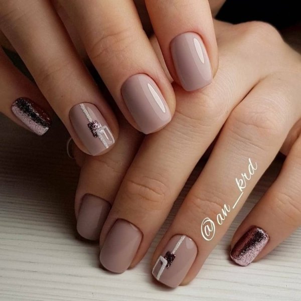 Маникюр Минимализм