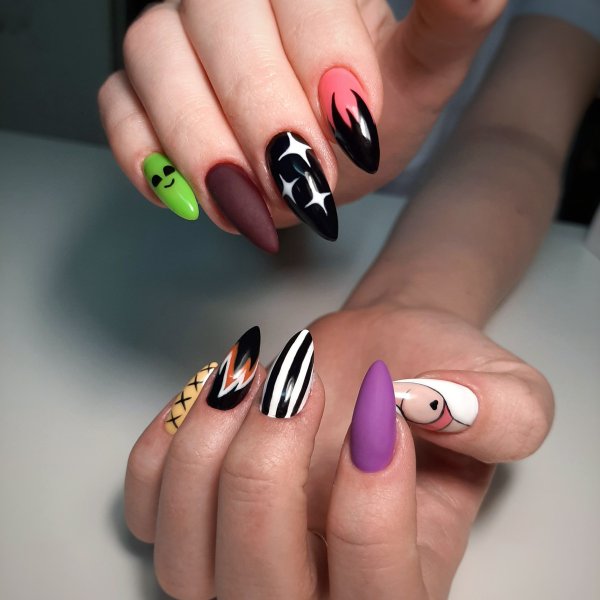 Маникюр с рисунком