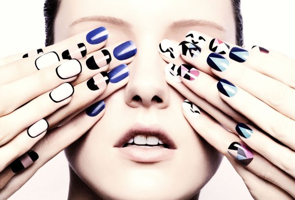 Летний маникюр с Фламинго