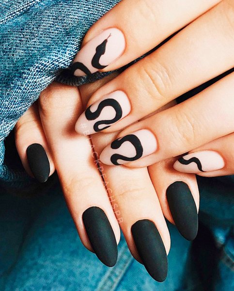 Черно белый геометрический маникюр