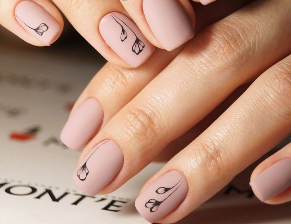 Ногти в бежевых тонах