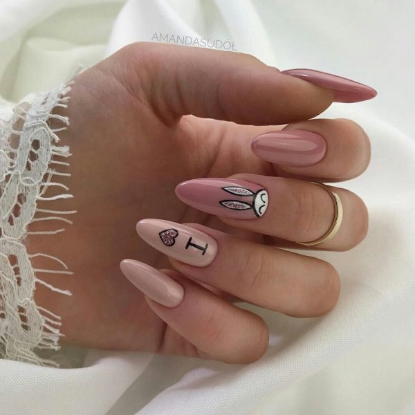 Маникюр нюд миндаль