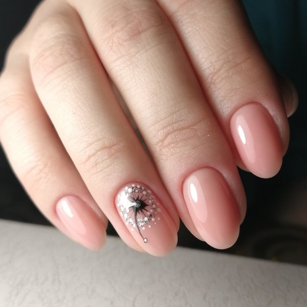 Бежевый маникюр