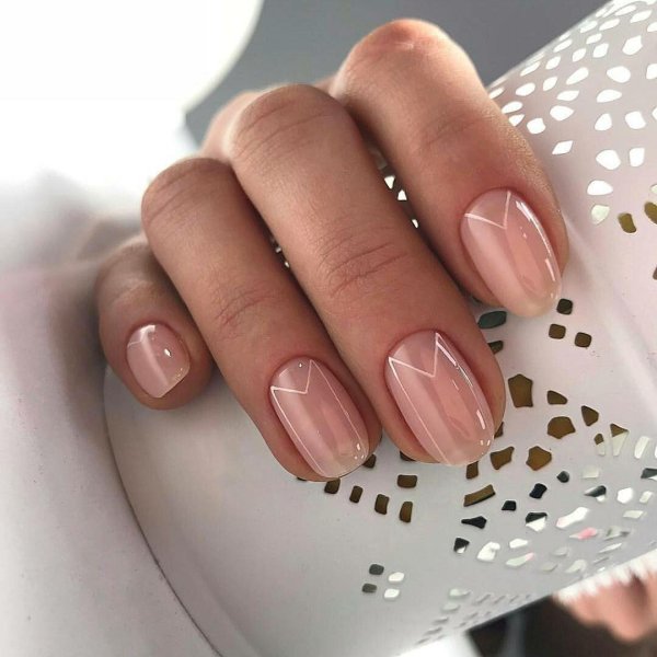 Маникюр летний нежный