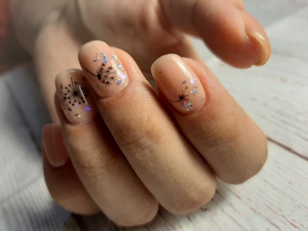 Нюдовый маникюр 2022 миндаль