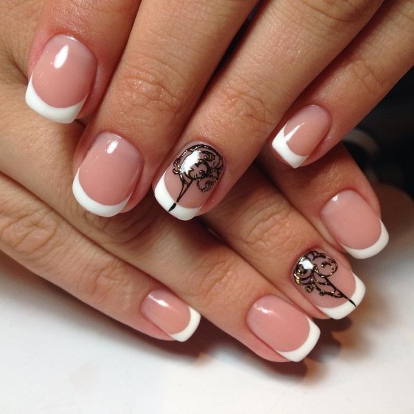 Красивый френч на ногтях