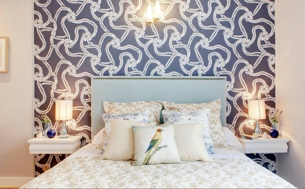 Роспись стен в спальне