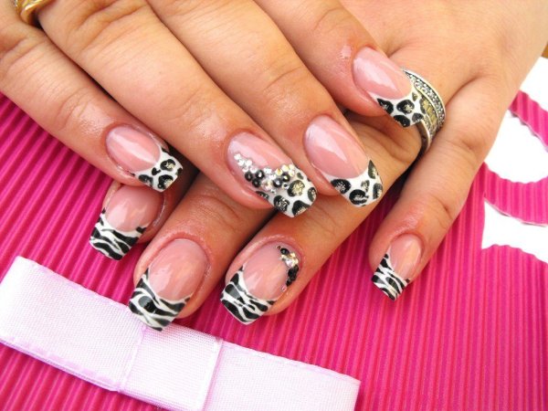 Узоры на нарощенных ногтях