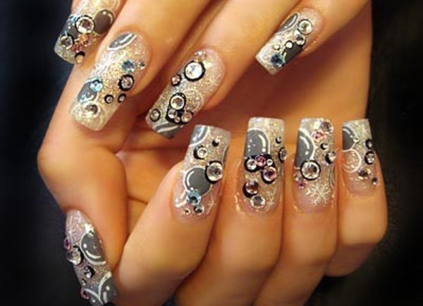 Гелевые ногти с рисунком и камнями