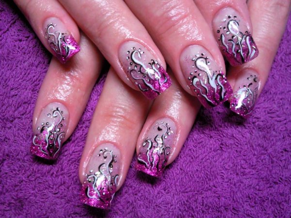 Маникюр с рисунком