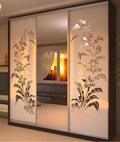 Узоры пескоструй на зеркале