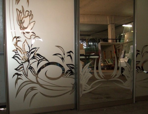 Пескоструйный рисунок на стекле