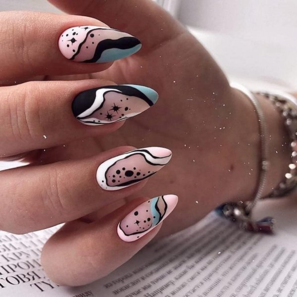 Маникюр с рисунком