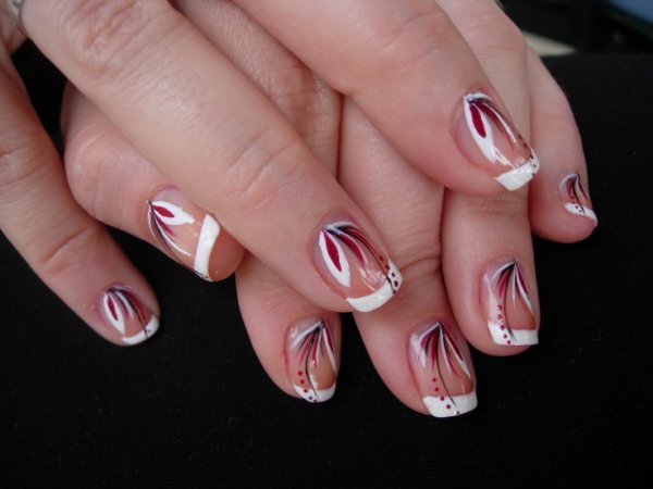 Ногти сиреневые с рисунком