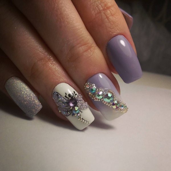 Ногти со стразами