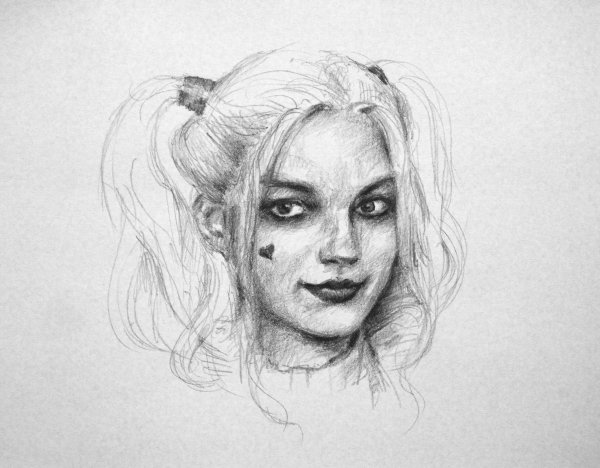 Портрет девушки каранд