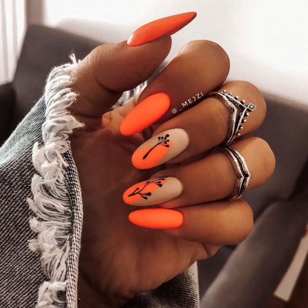 Стильный маникюр