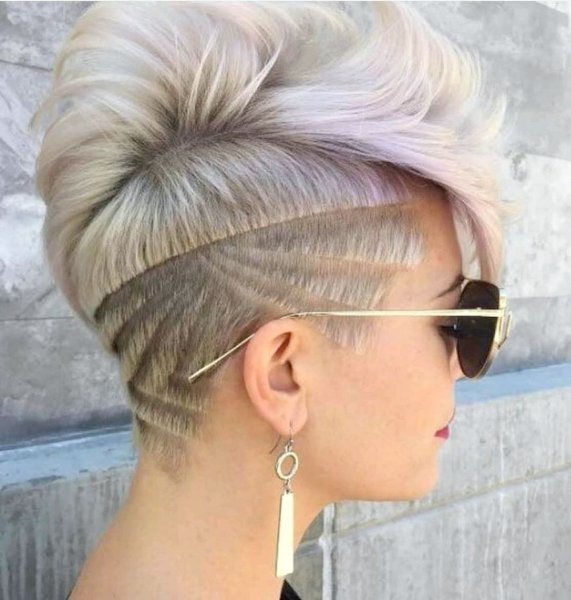 Хаер тату на затылке у девушек