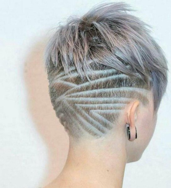 Стрижка с узором на затылке