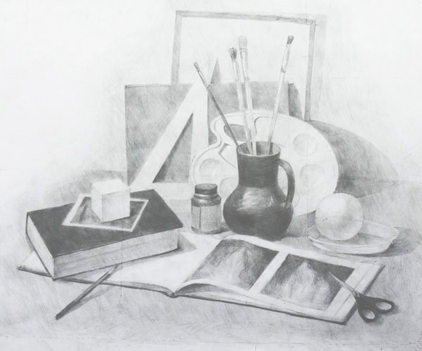 Тематический натюрморт карандашом