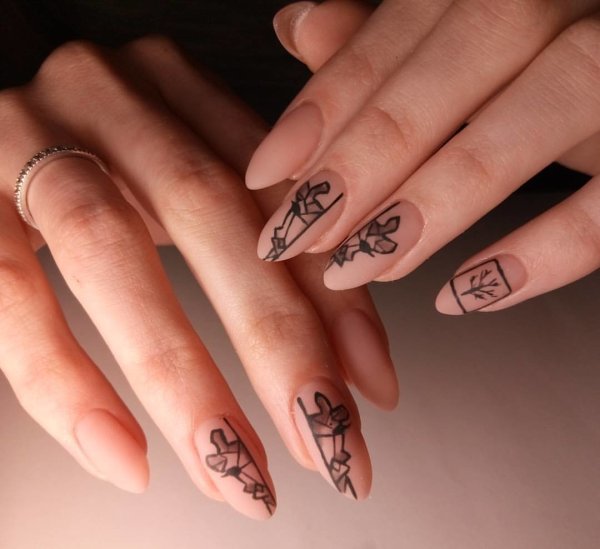 Графика на ногтях