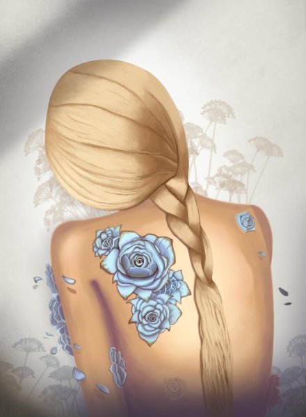 Тату дракон на спине у девушки