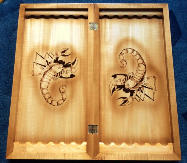 Нарды со скорпионом вырезанные