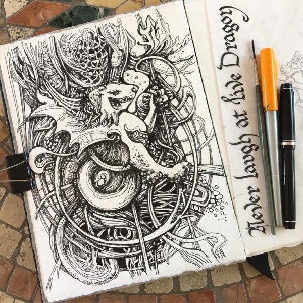 Много черно белых рисунков