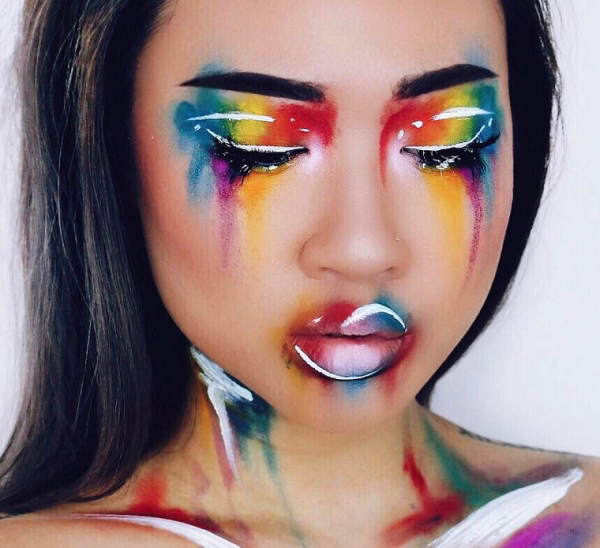 Необычный макияж лица акварелью