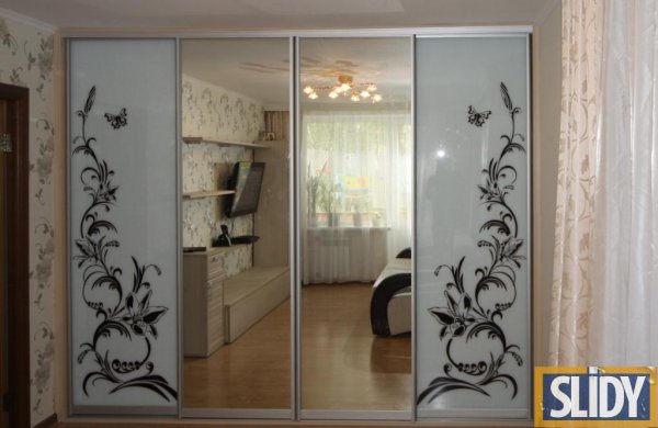 Пескоструйный рисунок на шкаф купе на 4 двери