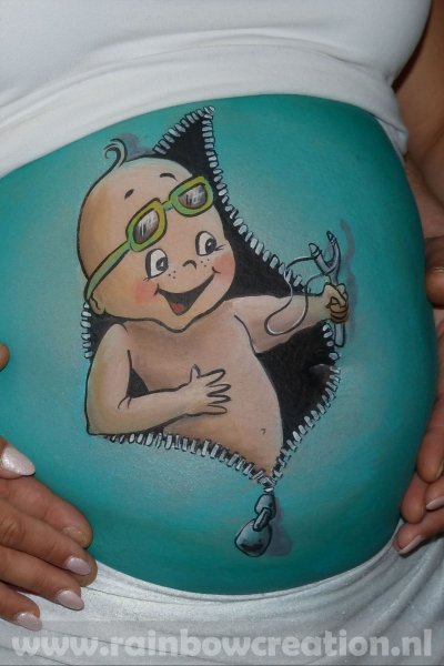 Разрисованные животики беременных